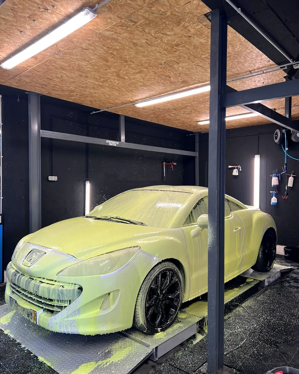 Peugeot RCZ na Espirito Auto — revisão e distribuição